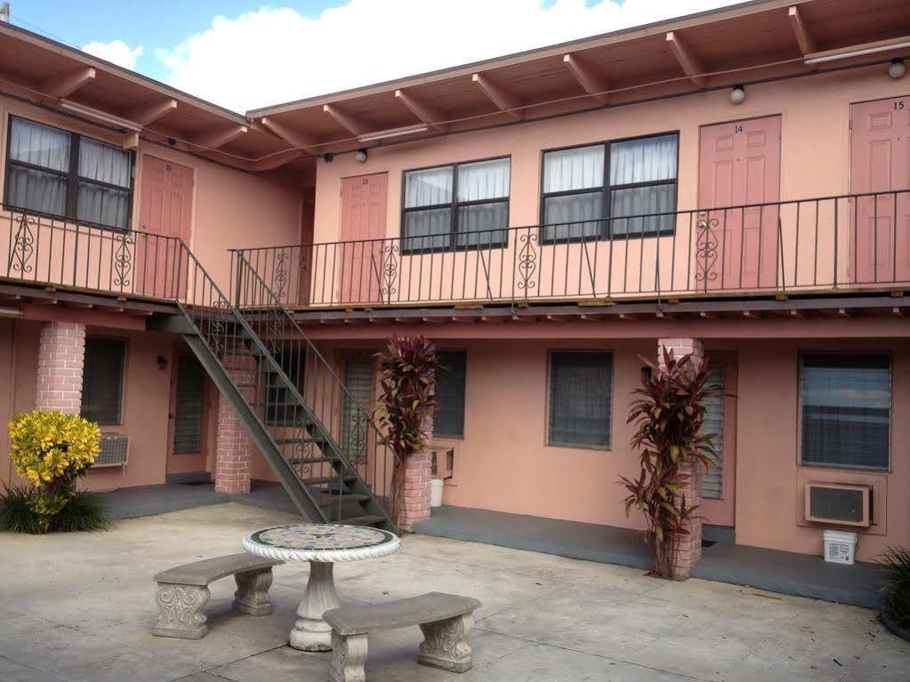 Helen Apartments & Motel West Palm Beach Exterior photo